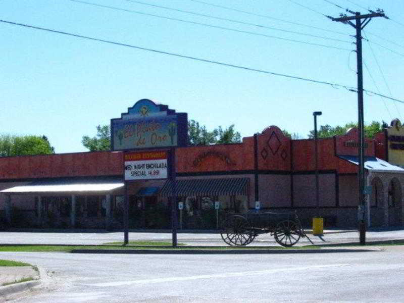 Days Inn Gun Barrel City Exterior foto